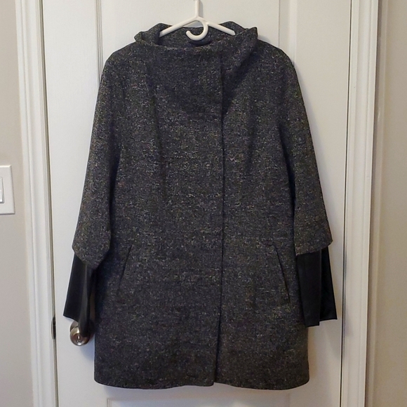 Fall Jacket with Faux Leather Sleeves - Picture 2 of 4